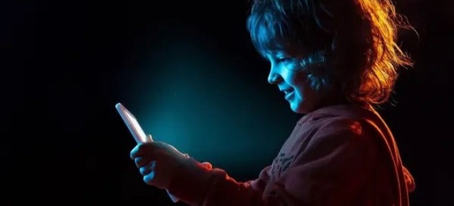 Bakan Uraloğlu’ndan sosyal medyaya yaş sınırı önerisi