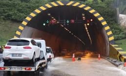 Bakanlık açıkladı: Sel ve heyelanın ardından trafiğe kapanan yollar ve alternatif güzergahlar