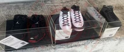 Bakanlıktan satılık Michael Jordan imzalı ayakkabı