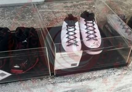 Bakanlıktan satılık Michael Jordan imzalı ayakkabı