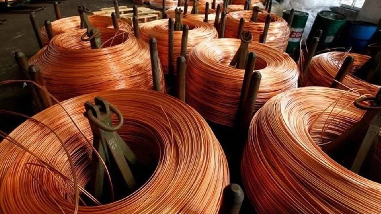 Bakır fiyatları Çin'den gelen zayıf talep sinyalleriyle geriledi
