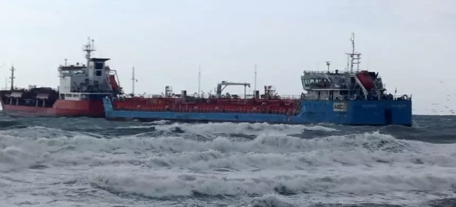 Bakırköy açıklarında iki tankerden acil durum çağrısı yapıldı