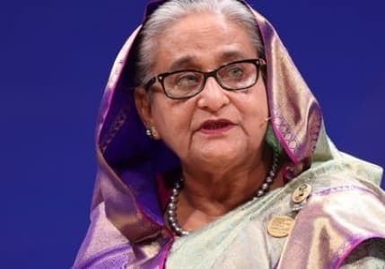 Bangladeş Başbakanı istifa edip ülkeyi terk etti