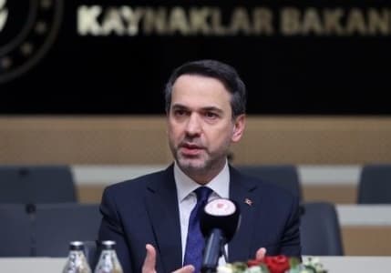 Bayraktar: Güneş ve rüzgar enerjisinde kapasite tahsisi için yarışma yapılacak