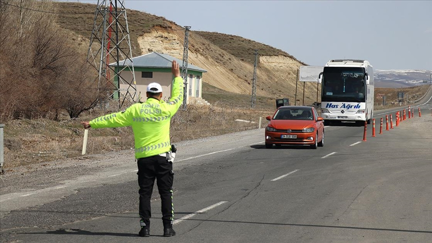 Bayramda izinsiz çalışan polislere bir maaş ikramiye çağrısı