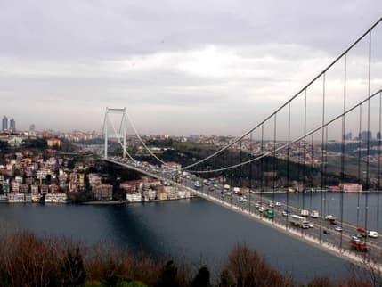 Bayramda otoyol ve köprülerden 12,3 milyon araç geçti