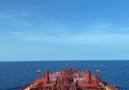 Bazı tankerler Hürmüz'de U dönüşü yapıyor