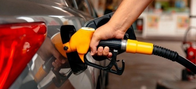 Benzin fiyatları yeniden motorinin üzerine çıktı