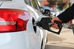 Benzin fiyatlarına zam geliyor