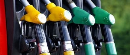 Benzin ve motorinde beklenen indirim gerçekleşti