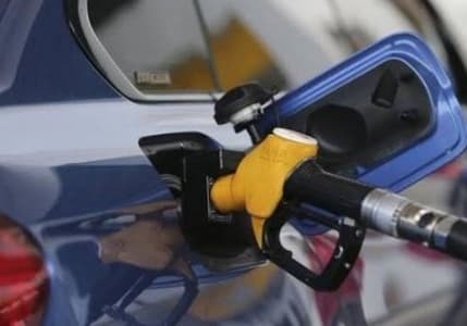 Benzine 8 kuruş zam geldi