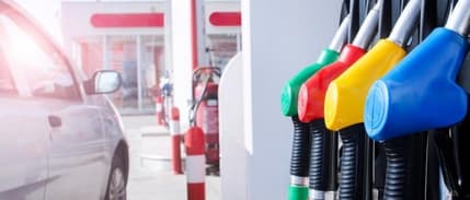 Benzine bir hafta içinde üçüncü indirim