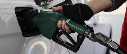 Benzine bu geceden itibaren çift haneli zam