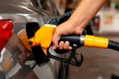 Benzine zam geldi: Fiyatlar gece yarısı değişti