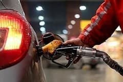 Benzine zam, otogaza indirim geliyor