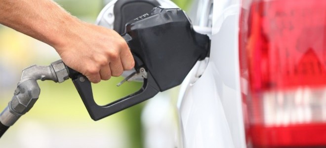 Benzinin Litresine Gece Yarısı Zam Geliyor