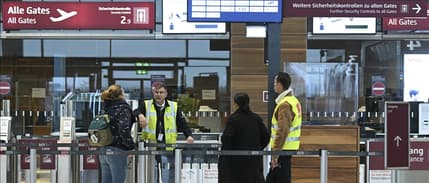 Berlin'de grev nedeniyle 445 uçuş iptal edildi