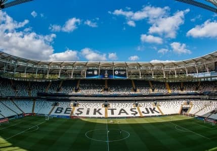 Beşiktaş'ın yeni sponsoru belli oldu: Sponsorluk anlaşmasından ne kadar para kazanılacak?