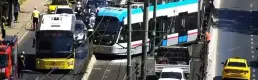 Beyoğlu'nda tramvay raydan çıktı