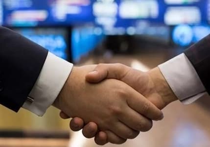 Birleşme ve satın almalarda işlem adedi düşerken hacim rekor tazeledi