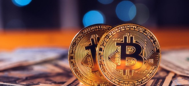 Bitcoin 10 ayın en düşük seviyesine geriledi