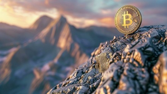Bitcoin en değerli varlıklar listesine geri döndü