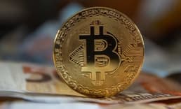 Bitcoin fiyatı 27 bin doları aştı