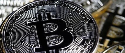 Bitcoin'in değeri 9 bin doların üzerinde