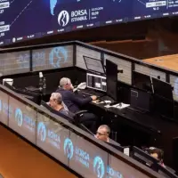Borsa 11 bin puanın altını test etti