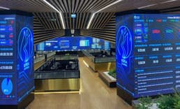 Borsa haftanın son işlem gününe rekorla başladı
