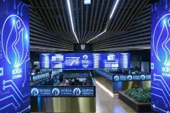 Borsa yeni haftaya yatay başladı