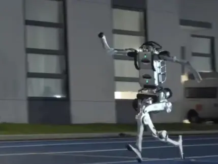 Borsada robot rüzgarı: Çinli şirketin hisseleri ilk günden altı katına çıktı