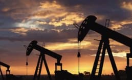 Brent petrol ABD stoklarıyla birlikte frene bastı