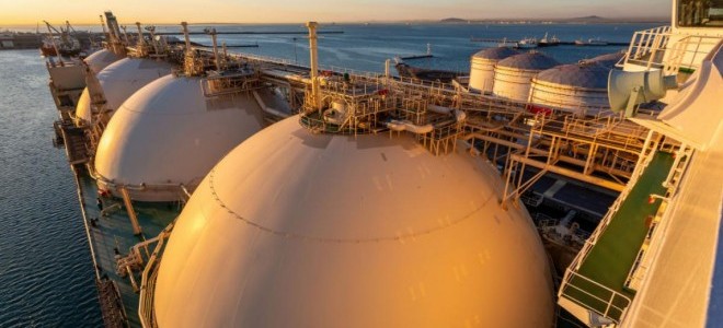 Brent petrol fiyatları iki haftanın en yüksek seviyesine ulaştıktan sonra geri çekildi