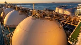 Brent petrol fiyatları iki haftanın en yüksek seviyesine ulaştıktan sonra geri çekildi