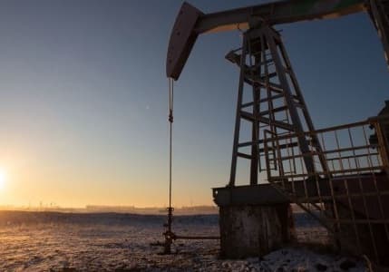 Brent petrol, iyimser Çin verileri ve ekonomik endişeler arasında dengelendi
