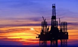 Brent petrol yüzde 1.95 düşüşle 53.41 dolara indi