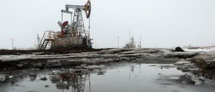 Brent petrolün varil fiyatı Rus petrolüne ambargo endişeleriyle 130 doların üzerine çıktı