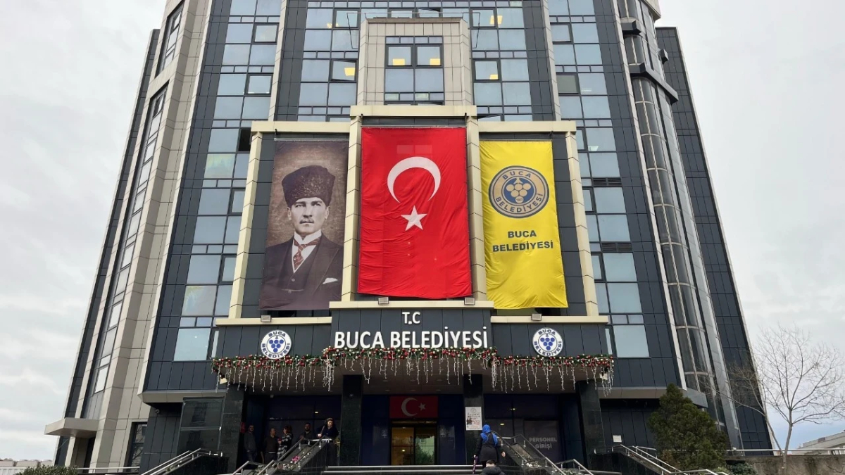 Buca Belediyesi'ne operasyon: Belediye Başkanı Duman gözaltına alındı