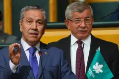 Bülent Arınç: "Davutoğlu'nun parti kurmasına etik olarak karşıydım, liderimize bağlı kalınmalıydı"
