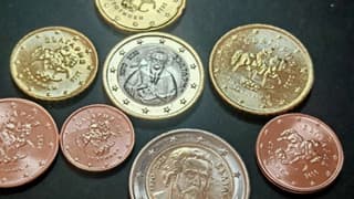 Bulgaristan'da ilk yerel euro örnekleri piyasaya sürüldü