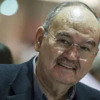 Burhan Özfatura hayatını kaybetti
