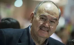 Burhan Özfatura hayatını kaybetti