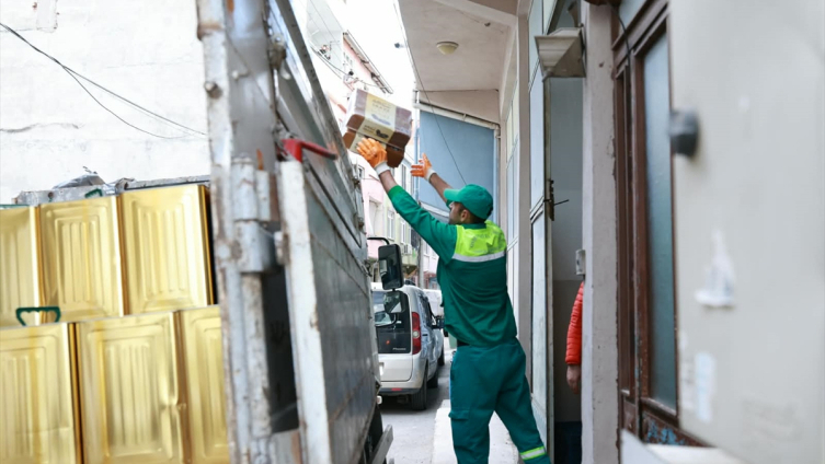 Bursa'da 6,5 ton sağlıksız gıda imha edildi