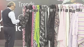 Bursalı tekstilciler Londra'da gövde gösterisi yaptı