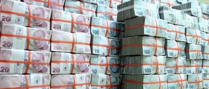 Bütçe açığı hedefin yarısını aştı