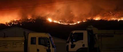 Çanakkale'de büyük orman yangını: Kara ve deniz ulaşımı kapatıldı