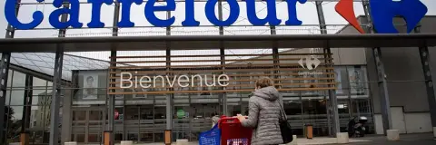 Carrefour, yağma olayları sonrası kâr tahminini düşürdü