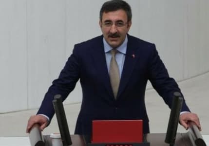 Cevdet Yılmaz'dan asgari ücrette "denge" mesajı