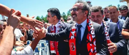 Chobani CEO'su Hamdi Ulukaya'dan Erzincanspor'a destek